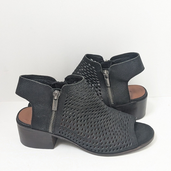 Lucky Brand Shoes - Lucky brand leather nelwyna sandals